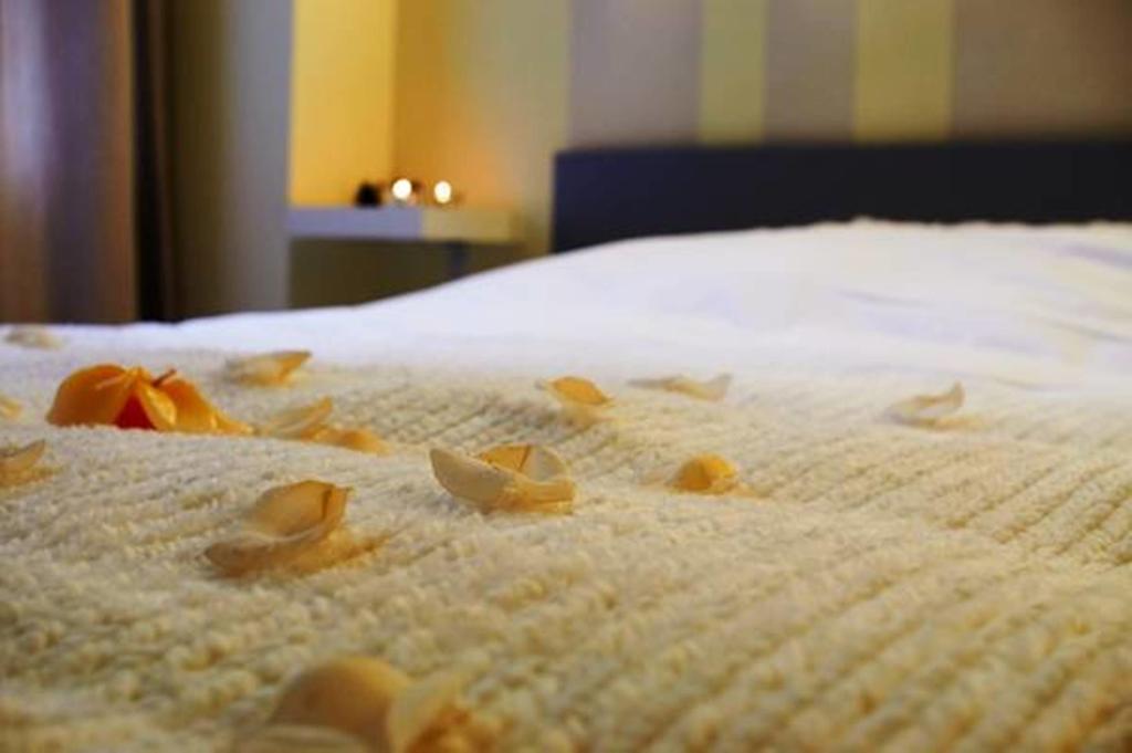 Romantic Apartment On Rynok Square With Air-Conditioning Lviv Phòng bức ảnh