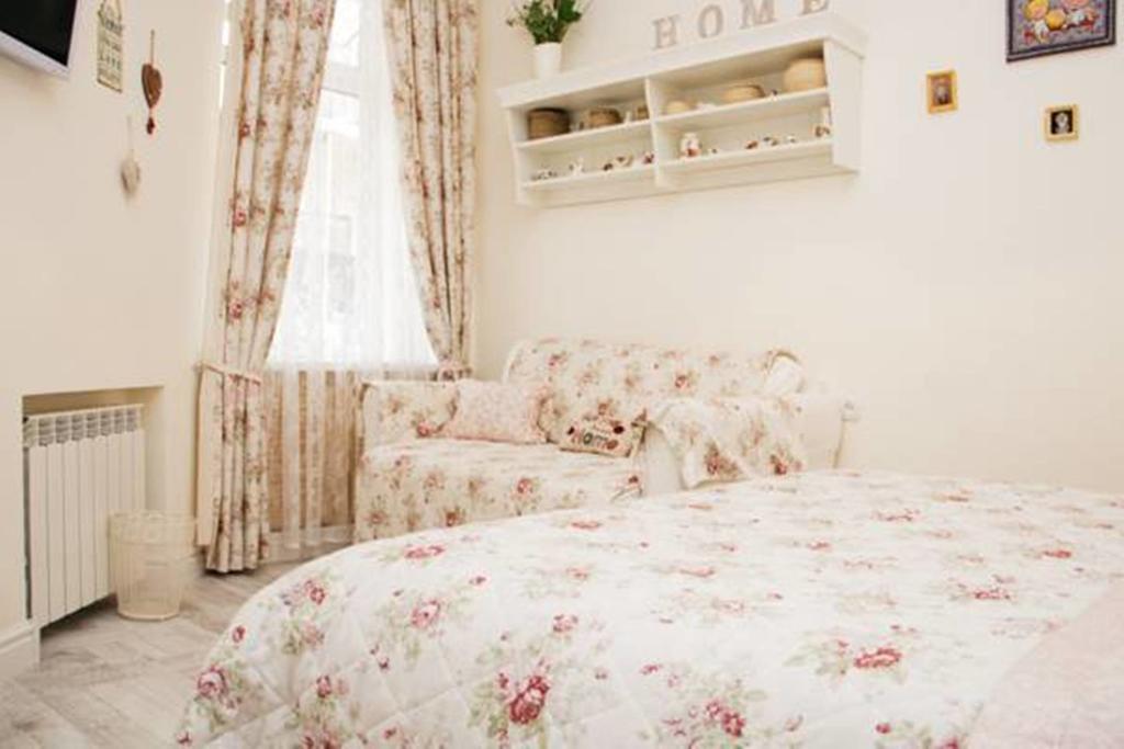 Romantic Apartment On Rynok Square With Air-Conditioning Lviv Phòng bức ảnh